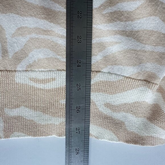 Old Navy Cardigan Sweater Womens 2X Beige White Zebra Print ButtonUp Cotton READ - Picture 7 of 12
